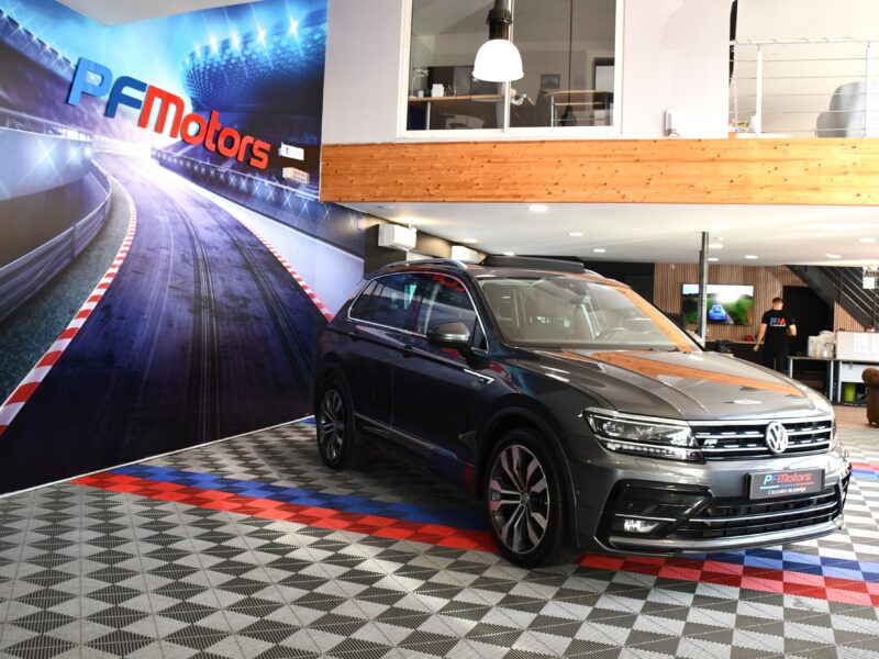 Volkswagen Tiguan R-Line Carat 2.0 TSI 180 4Motion DSG GPS Pro ACC TO Volant Chauffant Car Play Caméra Attelage JA 20