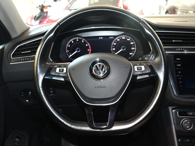Volkswagen Tiguan R-Line Carat 2.0 TSI 180 4Motion DSG GPS Pro ACC TO Volant Chauffant Car Play Caméra Attelage JA 20