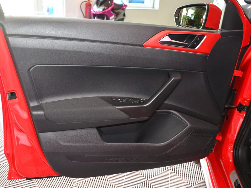 Volkswagen Polo GTI 2.0 TSI 200 DSG GPS Virtual Car Play Beats Caméra Front ACC JA 18