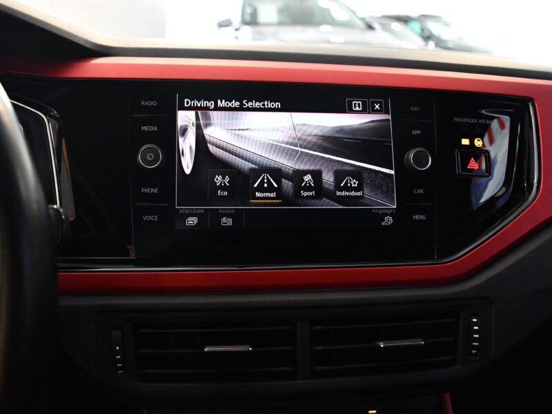 Volkswagen Polo GTI 2.0 TSI 200 DSG GPS Virtual Car Play Beats Caméra Front ACC JA 18