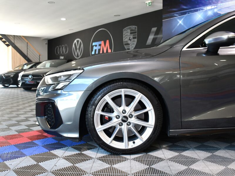 Audi S3 Berline 2.0 TFSI 310 Quattro S-Tronic GPS Virtual Car Play Pré Sense Efficience Drive Ressort HR JA 18 Garantie Audi 26/09/2025 ou 100.000 km