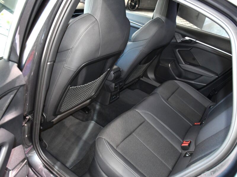 Audi S3 Berline 2.0 TFSI 310 Quattro S-Tronic GPS Virtual Car Play Pré Sense Efficience Drive Ressort HR JA 18 Garantie Audi 26/09/2025 ou 100.000 km