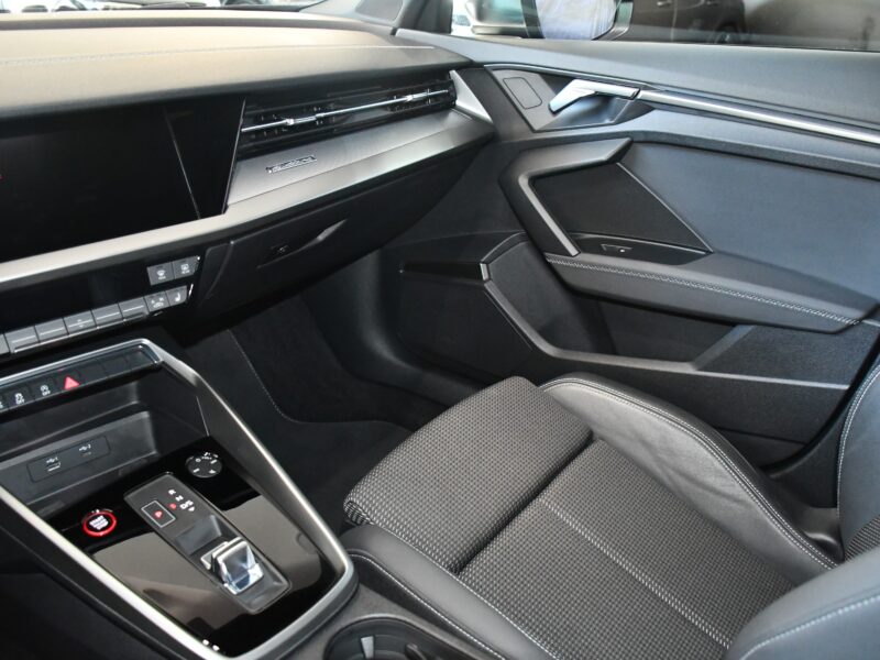 Audi S3 Berline 2.0 TFSI 310 Quattro S-Tronic GPS Virtual Car Play Pré Sense Efficience Drive Ressort HR JA 18 Garantie Audi 26/09/2025 ou 100.000 km