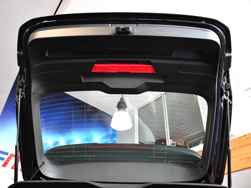 Audi A3 Sportback S-Line 35 TDI 150 S-Tronic GPS Virtual Caméra Lane Pré Sense Induction JA 19