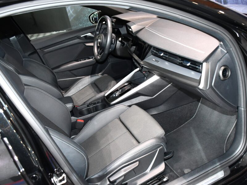 Audi A3 Sportback S-Line 35 TDI 150 S-Tronic GPS Virtual Caméra Lane Pré Sense Induction JA 19