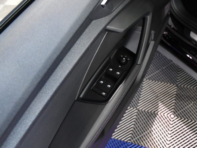 Audi A3 Sportback S-Line 35 TDI 150 S-Tronic GPS Virtual Caméra Lane Pré Sense Induction JA 19