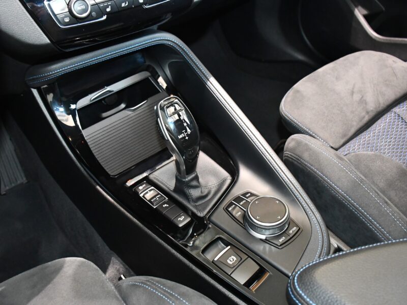 BMW X1 X-Drive 20D 190 M-Sport BVA GPS TO Hayon Caméra Régulateur Affichage Tête Haute Alcantara JA 19