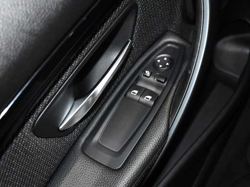 BMW M4 Coupé 3.0 431 DKG GPS Harman Kardon LED Semi Cuir électrique Mode Sport + Toit Carbone JA 19