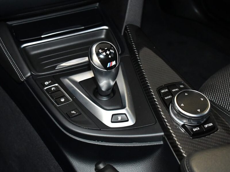 BMW M4 Coupé 3.0 431 DKG GPS Harman Kardon LED Semi Cuir électrique Mode Sport + Toit Carbone JA 19