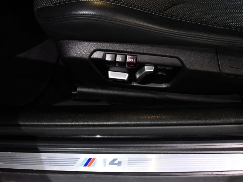 BMW M4 Coupé 3.0 431 DKG GPS Harman Kardon LED Semi Cuir électrique Mode Sport + Toit Carbone JA 19