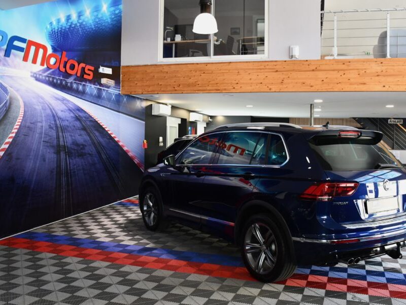 Volkswagen Tiguan R-Line Carat 2.0 TDI 190 DSG 4Motion GPS Virtual Attelage Front Lane Alcantara JA 19