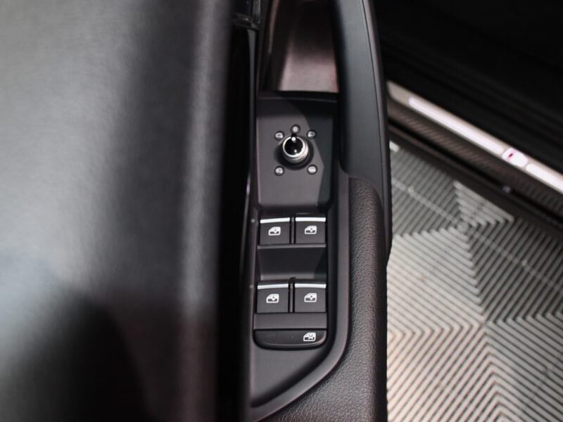 Audi Q5 S-Line 40 TDI 190 Quattro GPS Virtual TO ACC Hayon Pré Sense Lane Attelage JA 20 Rotor