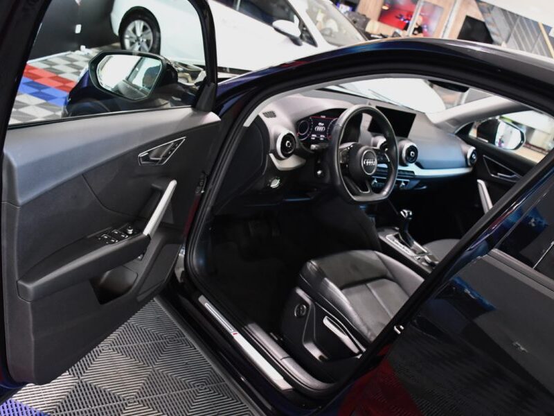 Audi Q2 S-Line Design Luxe 35 TFSI 150 S-Tronic GPS Virtual Cuir Hayon Pré Sense Induction Caméra JA 17