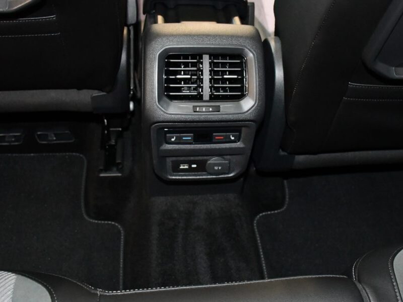 Volkswagen Tiguan R-Line 2.0 TDI 190 DSG 4Motion GPS Virtual Dynaudio ACC DCC Caméra Vebasto To Car Play JA 20 Covering Jaune Fluo