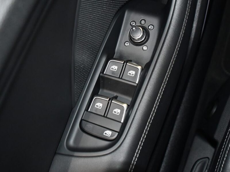 Audi A3 Berline S-Line 40 TDI 184 Quattro S-Tronic GPS Virtual Cuir Baquet Keyless TO Bang Olufsen Magnétic Ride JA 19