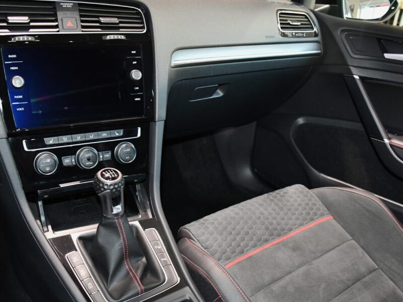 Volkswagen Golf 7 GTI Performance 2.0 TSI 245 BVM6 GPS Virtual Mode ACC Honeycomb Front Parc Assist Induction JA 18