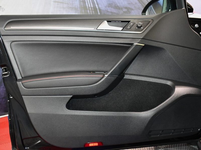 Volkswagen Golf 7 GTI Performance 2.0 TSI 245 BVM6 GPS Virtual Mode ACC Honeycomb Front Parc Assist Induction JA 18