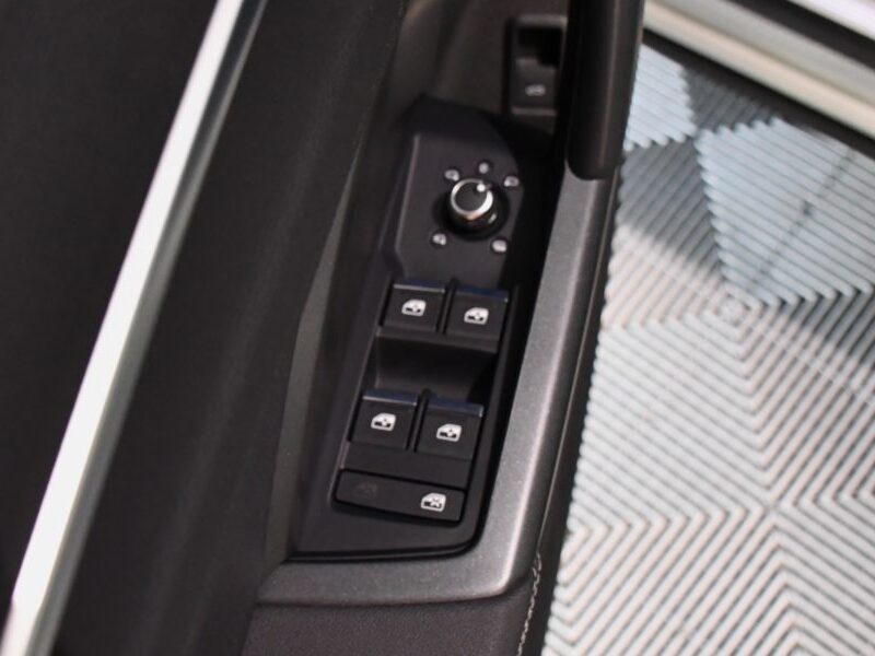 Audi Q3 Sportback S-Line 35 TDI 150 S-Tronic GPS Virtual Caméra Car Play Pré Sense Hayon Efficience JA 19