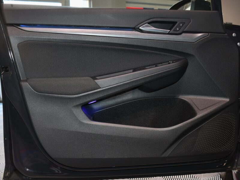 Volkswagen Golf 8 Style 1.5 TSI 150 BVM6 GPS Virtual ACC Alcantara Ergo Lane Front Attelage JA 17