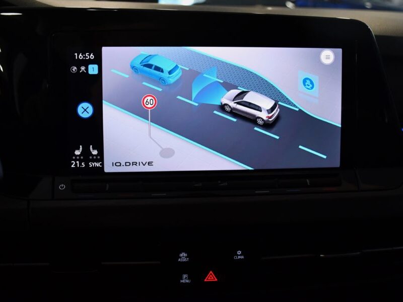 Volkswagen Golf 8 Style 1.5 TSI 150 BVM6 GPS Virtual ACC Alcantara Ergo Lane Front Attelage JA 17