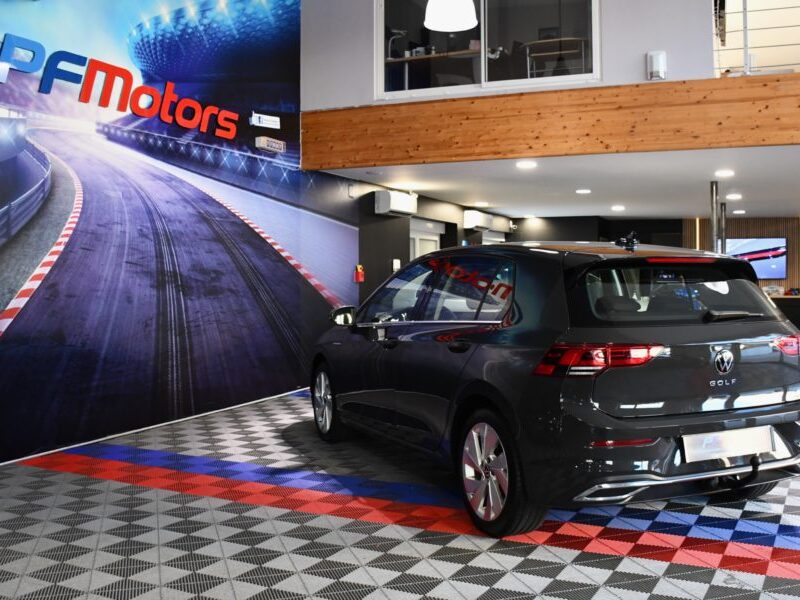 Volkswagen Golf 8 Style 1.5 TSI 150 BVM6 GPS Virtual ACC Alcantara Ergo Lane Front Attelage JA 17