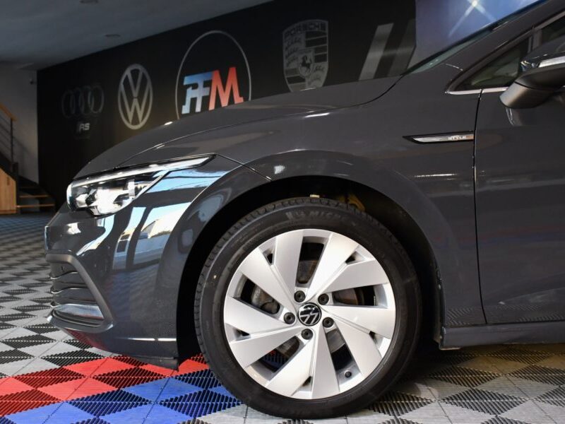 Volkswagen Golf 8 Style 1.5 TSI 150 BVM6 GPS Virtual ACC Alcantara Ergo Lane Front Attelage JA 17