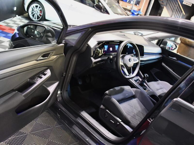 Volkswagen Golf 8 Style 1.5 TSI 150 BVM6 GPS Virtual ACC Alcantara Ergo Lane Front Attelage JA 17