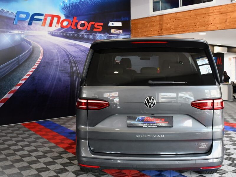 Volkswagen T7 Multivan 1.4 eHybrid 218 DSG Court Car Play Toit Pano Alcantara Front Lane Mode Fenêtre Latérales JA 17