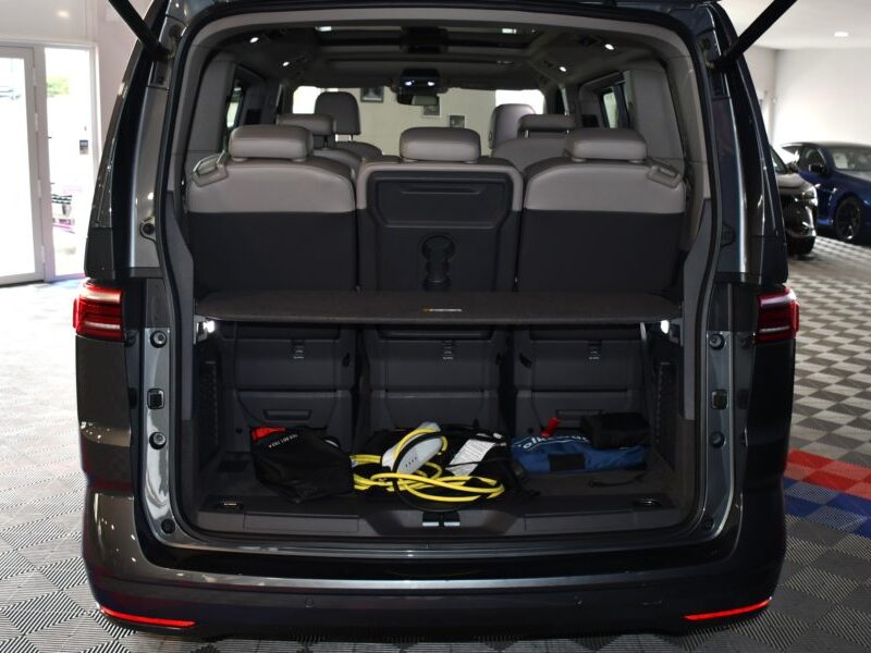 Volkswagen T7 Multivan 1.4 eHybrid 218 DSG Court Car Play Toit Pano Alcantara Front Lane Mode Fenêtre Latérales JA 17