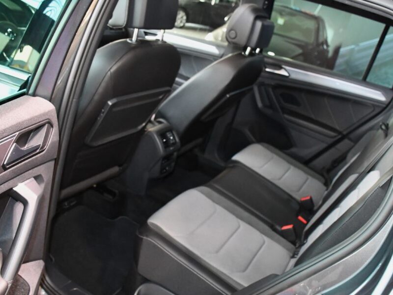 Volkswagen Tiguan R-Line 2.0 TDI 190 DSG 4Motion GPS Pro Caméra 360 Attelage Hayon Vebasto Front Mode JA 19