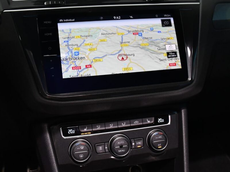 Volkswagen Tiguan R-Line 2.0 TDI 190 DSG 4Motion GPS Pro Caméra 360 Attelage Hayon Vebasto Front Mode JA 19