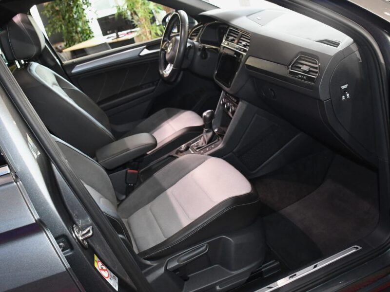 Volkswagen Tiguan R-Line 2.0 TDI 190 DSG 4Motion GPS Pro Caméra 360 Attelage Hayon Vebasto Front Mode JA 19