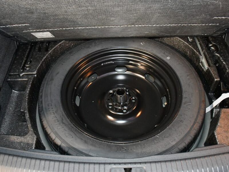 Volkswagen Tiguan R-Line 2.0 TDI 190 DSG 4Motion GPS Pro Caméra 360 Attelage Hayon Vebasto Front Mode JA 19