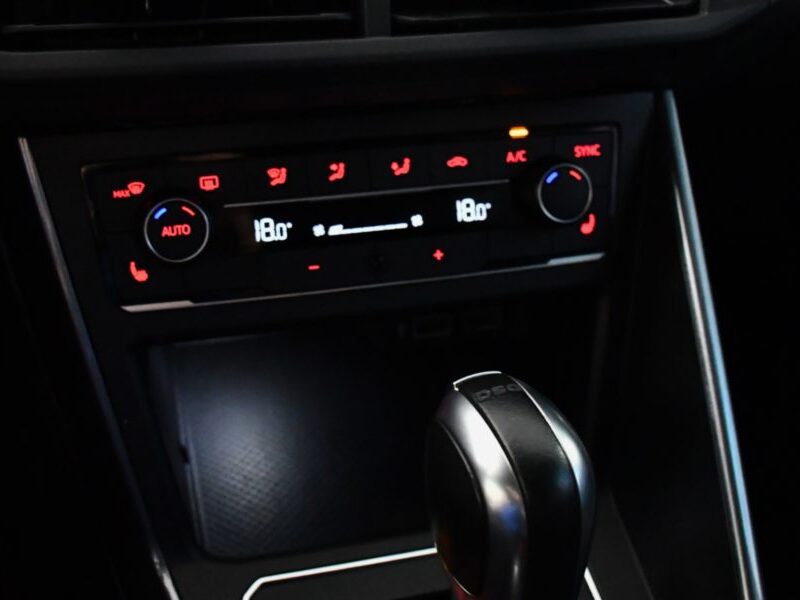 Volkswagen Polo GTI 2.0 TSI 200 DSG Car Play Virtual ACC Mode Front Angle Mort Beats JA 18