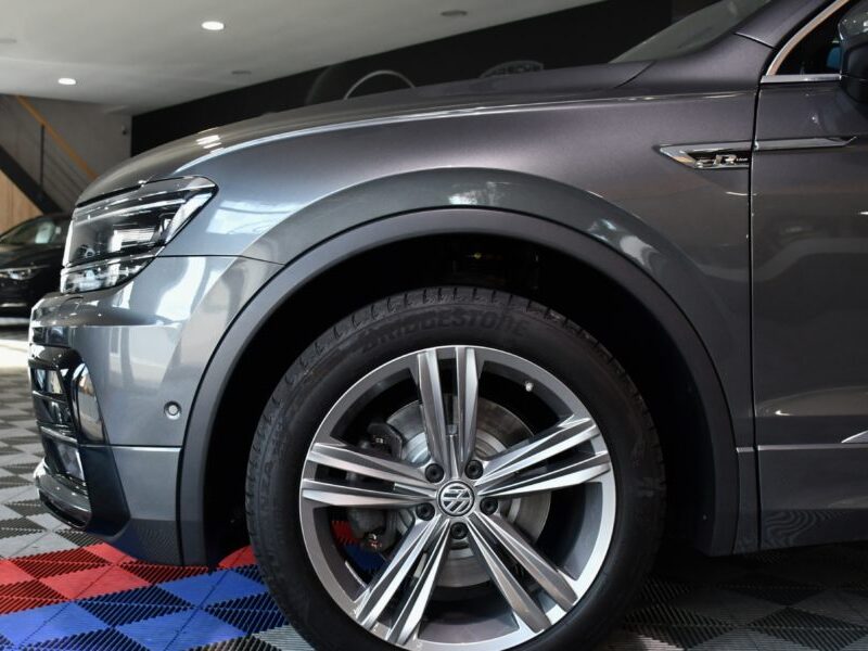 Volkswagen Tiguan R-Line 2.0 TDI 190 DSG 4Motion GPS Pro Caméra 360 Attelage Hayon Vebasto Front Mode JA 19