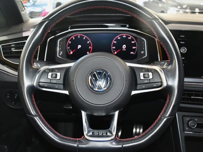 Volkswagen Polo GTI 2.0 TSI 200 DSG Car Play Virtual ACC Mode Front Angle Mort Beats JA 18
