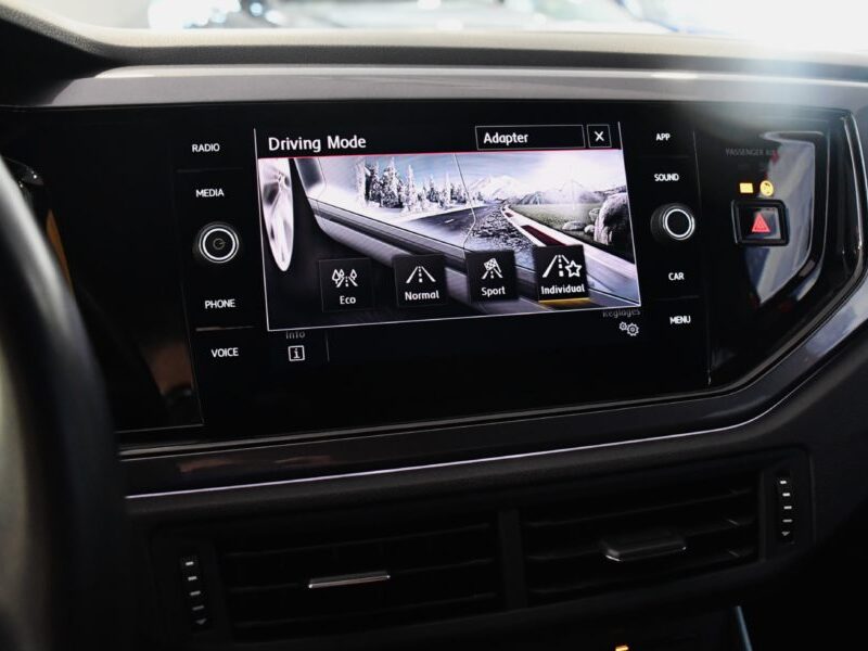 Volkswagen Polo GTI 2.0 TSI 200 DSG Car Play Virtual ACC Mode Front Angle Mort Beats JA 18