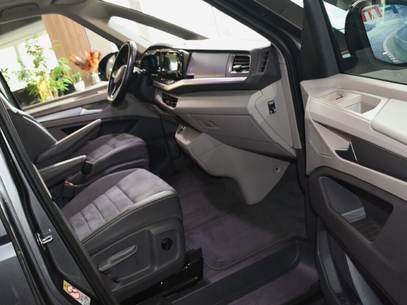 Volkswagen T7 Multivan 1.4 eHybrid 218 DSG Court Car Play Toit Pano Alcantara Front Lane Mode Fenêtre Latérales JA 17