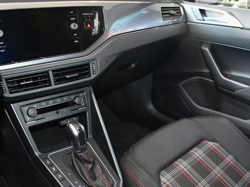 Volkswagen Polo GTI 2.0 TSI 200 DSG Car Play Virtual ACC Mode Front Angle Mort Beats JA 18