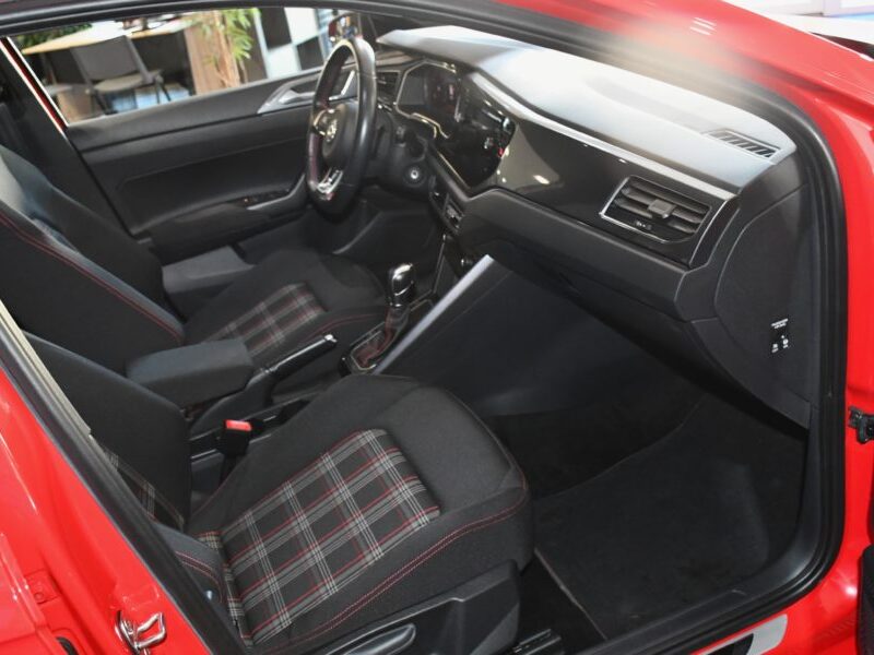 Volkswagen Polo GTI 2.0 TSI 200 DSG Car Play Virtual ACC Mode Front Angle Mort Beats JA 18