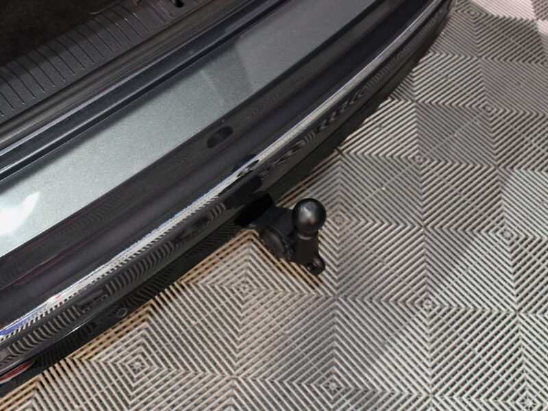 Volkswagen Tiguan R-Line 2.0 TDI 190 DSG 4Motion GPS Pro Caméra 360 Attelage Hayon Vebasto Front Mode JA 19