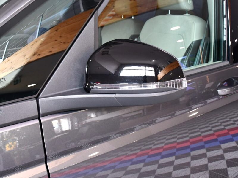 Volkswagen T7 Multivan 1.4 eHybrid 218 DSG Court Car Play Toit Pano Alcantara Front Lane Mode Fenêtre Latérales JA 17