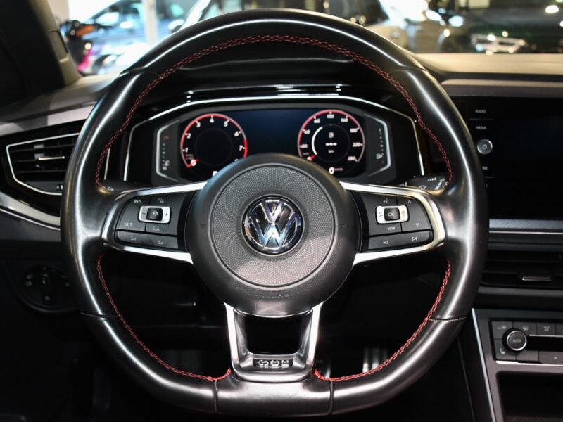 Volkswagen Polo GTI 2.0 TSI 200 DSG GPS Virtual TO ACC Car Play Parc Assist Front Mode JA 18