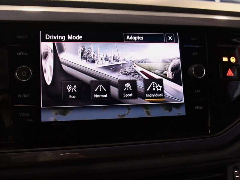 Volkswagen Polo GTI 2.0 TSI 200 DSG GPS Virtual TO ACC Car Play Parc Assist Front Mode JA 18