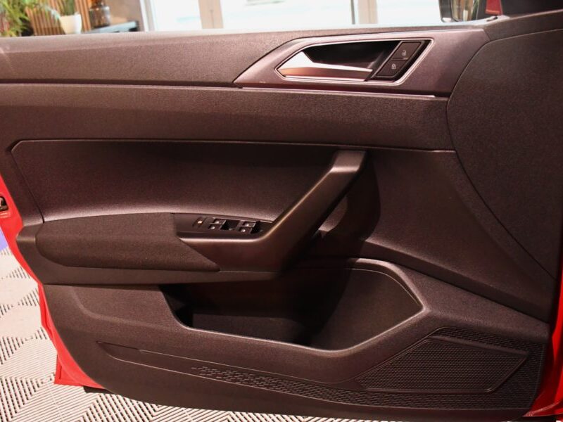 Volkswagen Polo GTI 2.0 TSI 200 DSG GPS Virtual TO ACC Car Play Parc Assist Front Mode JA 18