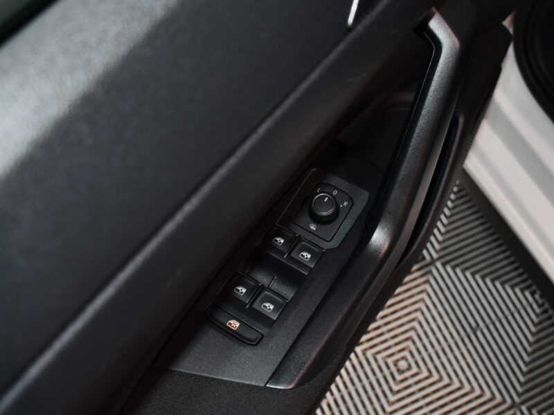 Volkswagen Polo R-Line 1.0 TSI 95 BVM5 Car Play Bluetooth Caméra ACC Front JA 17