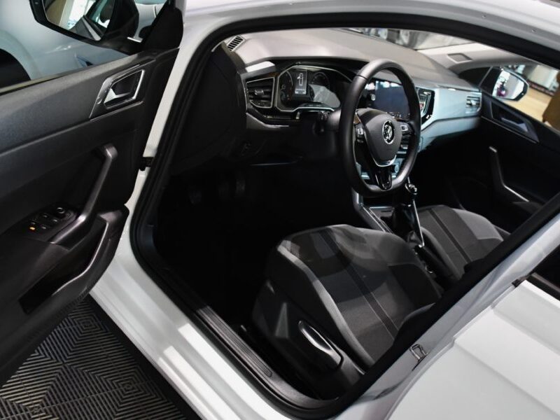 Volkswagen Polo R-Line 1.0 TSI 95 BVM5 Car Play Bluetooth Caméra ACC Front JA 17