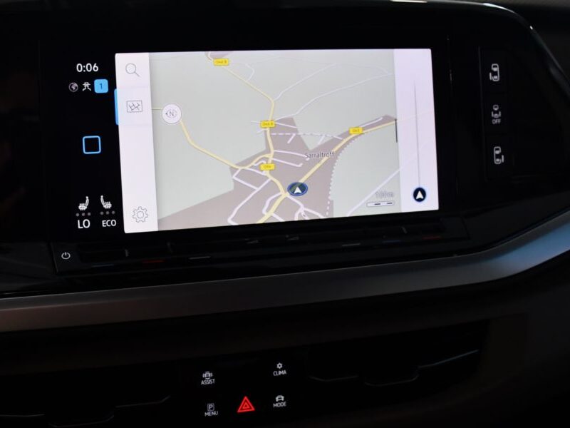 Volkswagen Multivan T7 Style 1.4 eHybrid 218 DSG GPS Virtual Toit Pano Portes électriques DCC ACC Caméra Front Table Centrale JA 17