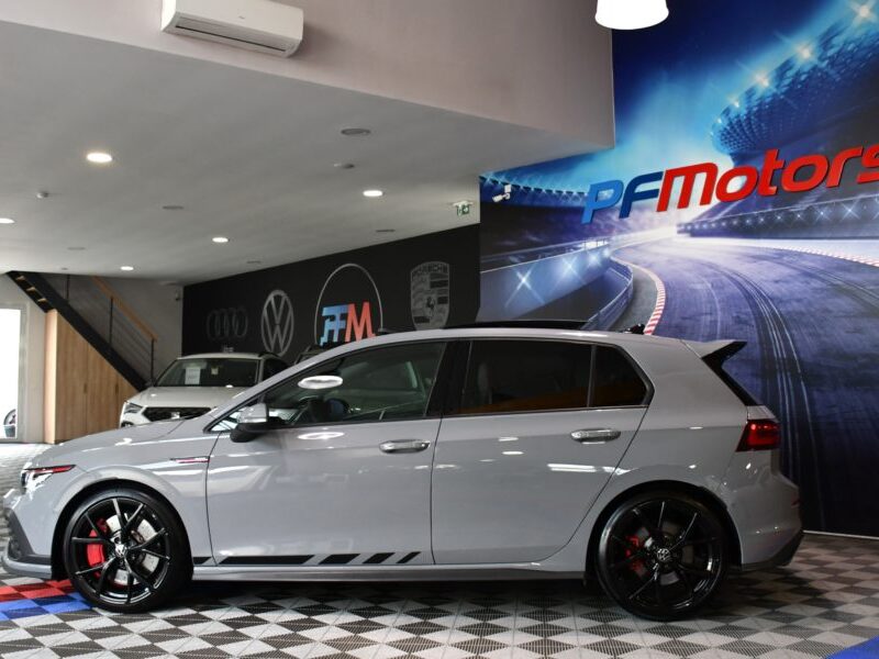 Volkswagen Golf 8 GTI Clubsport 2.0 TSI 300 DSG GPS Virtual Front Harman Cuir TO IQ Light Mode Spécial Tête Haute JA 19 R