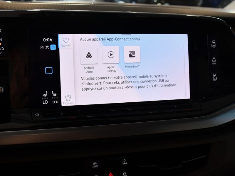 Volkswagen Multivan T7 Style 1.4 eHybrid 218 DSG GPS Virtual Toit Pano Portes électriques DCC ACC Caméra Front Table Centrale JA 17